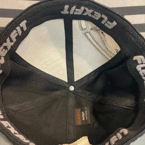 Never worn! METAL MULISHA Flex Fit Cap - Picture 7 of 9